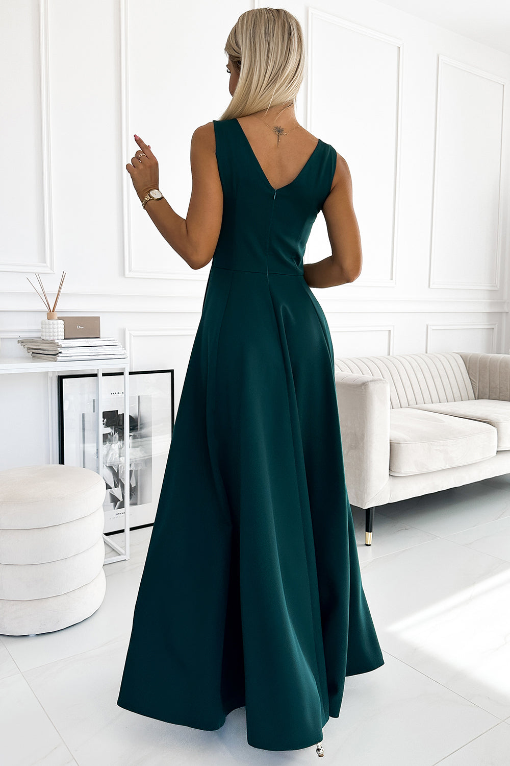 Classic dress