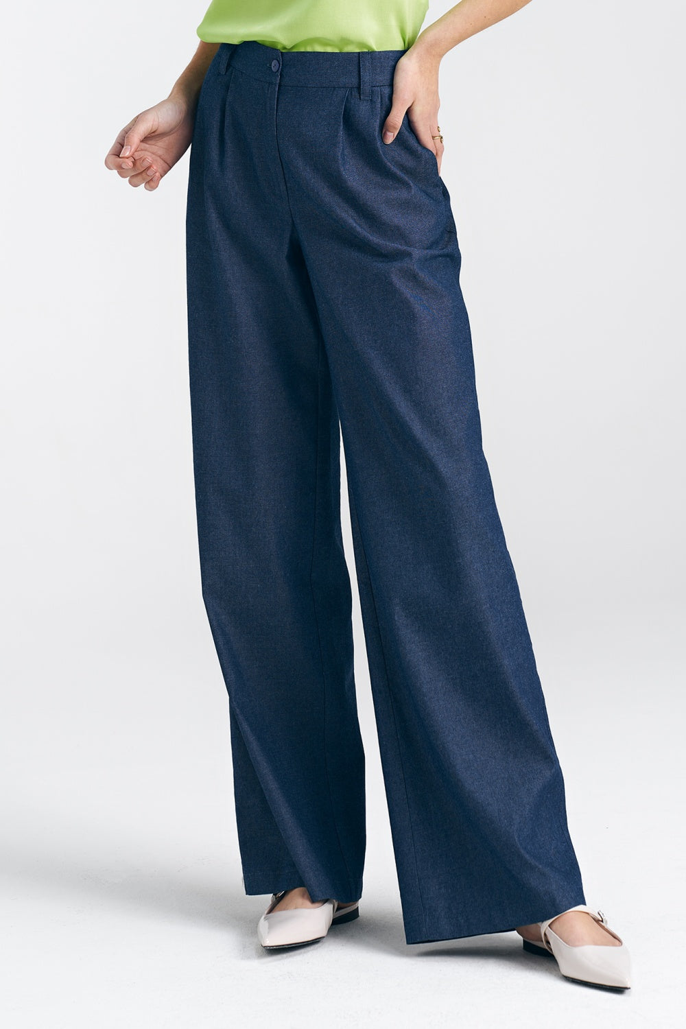 Oversized trousers
