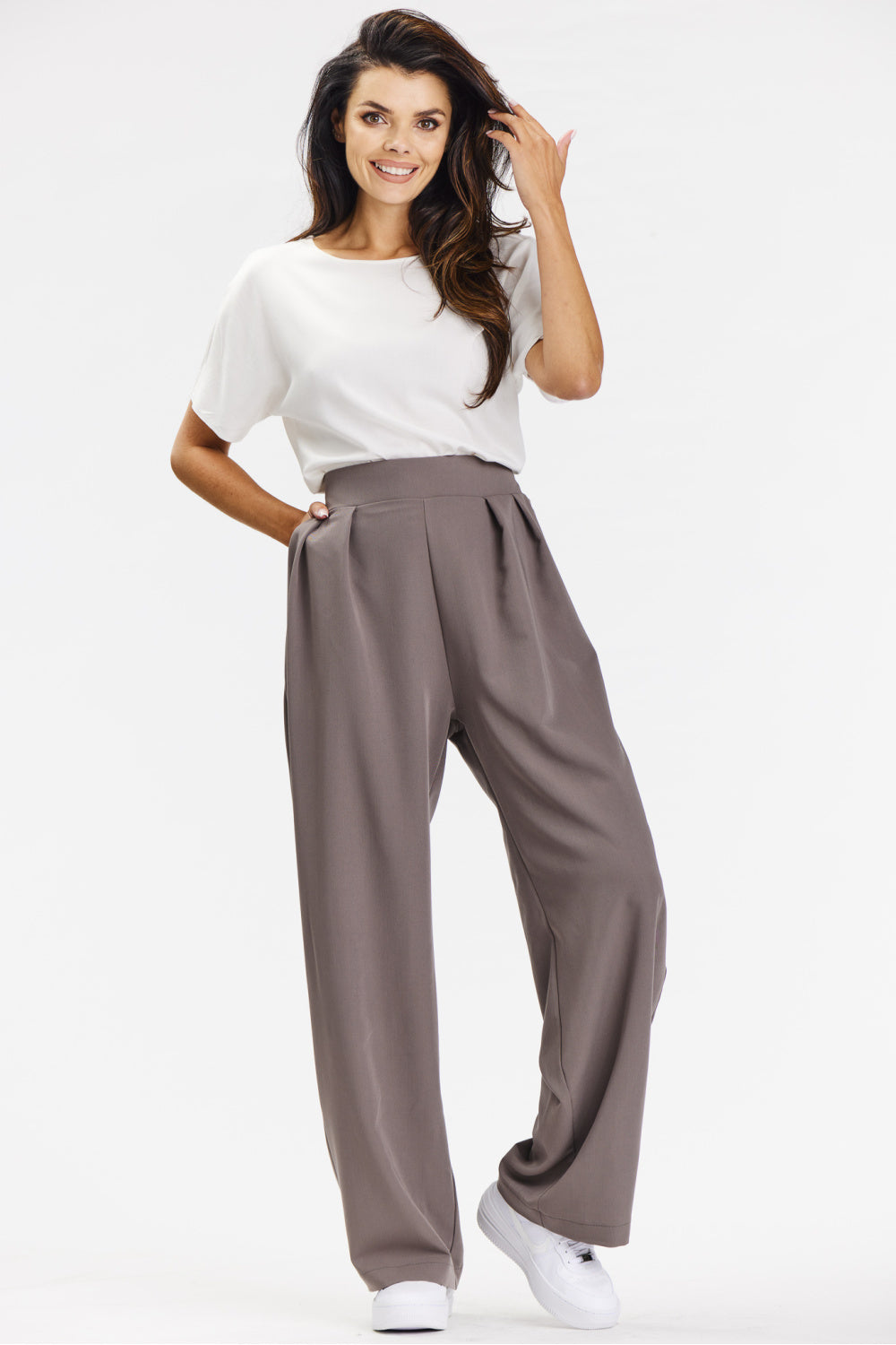 Elegant trousers from Awama