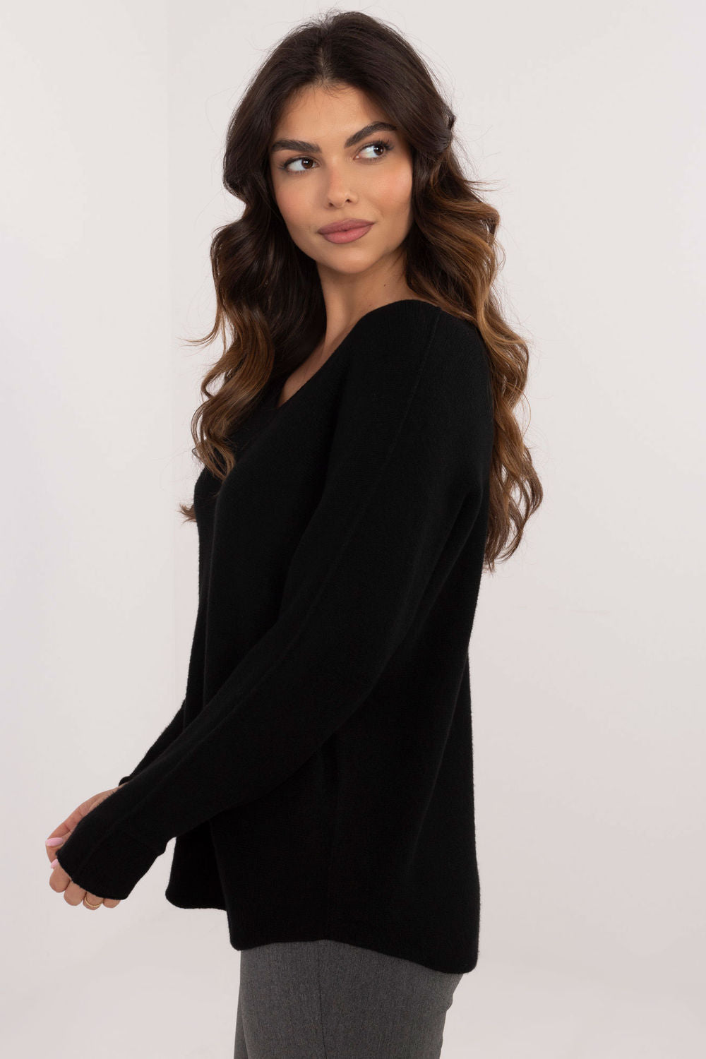 Black long-sleeve soft jumper
