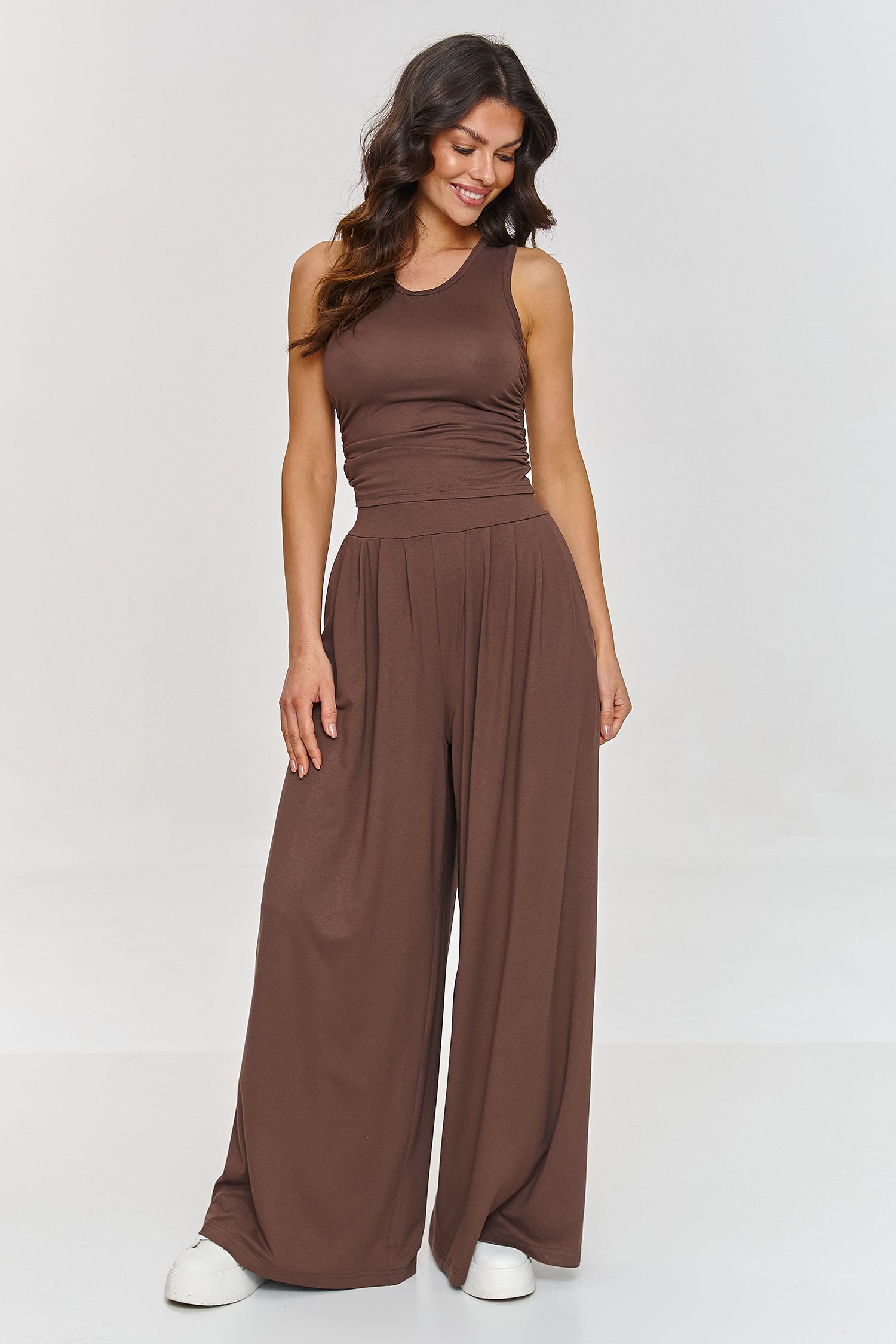 Fitted trousers