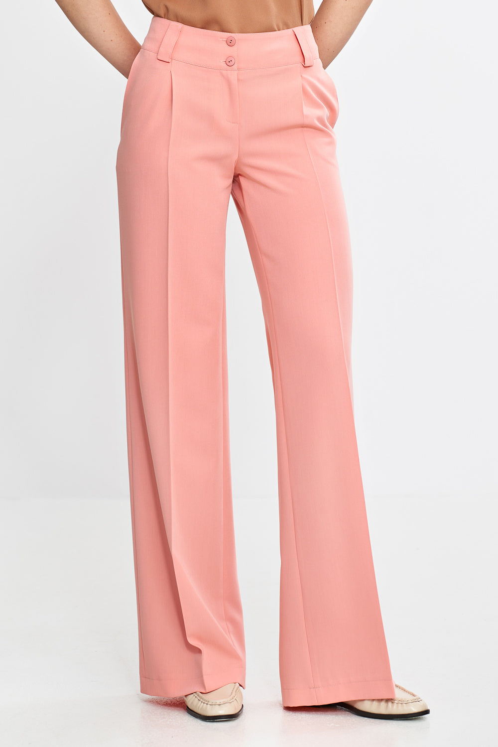 Wide-leg trousers
