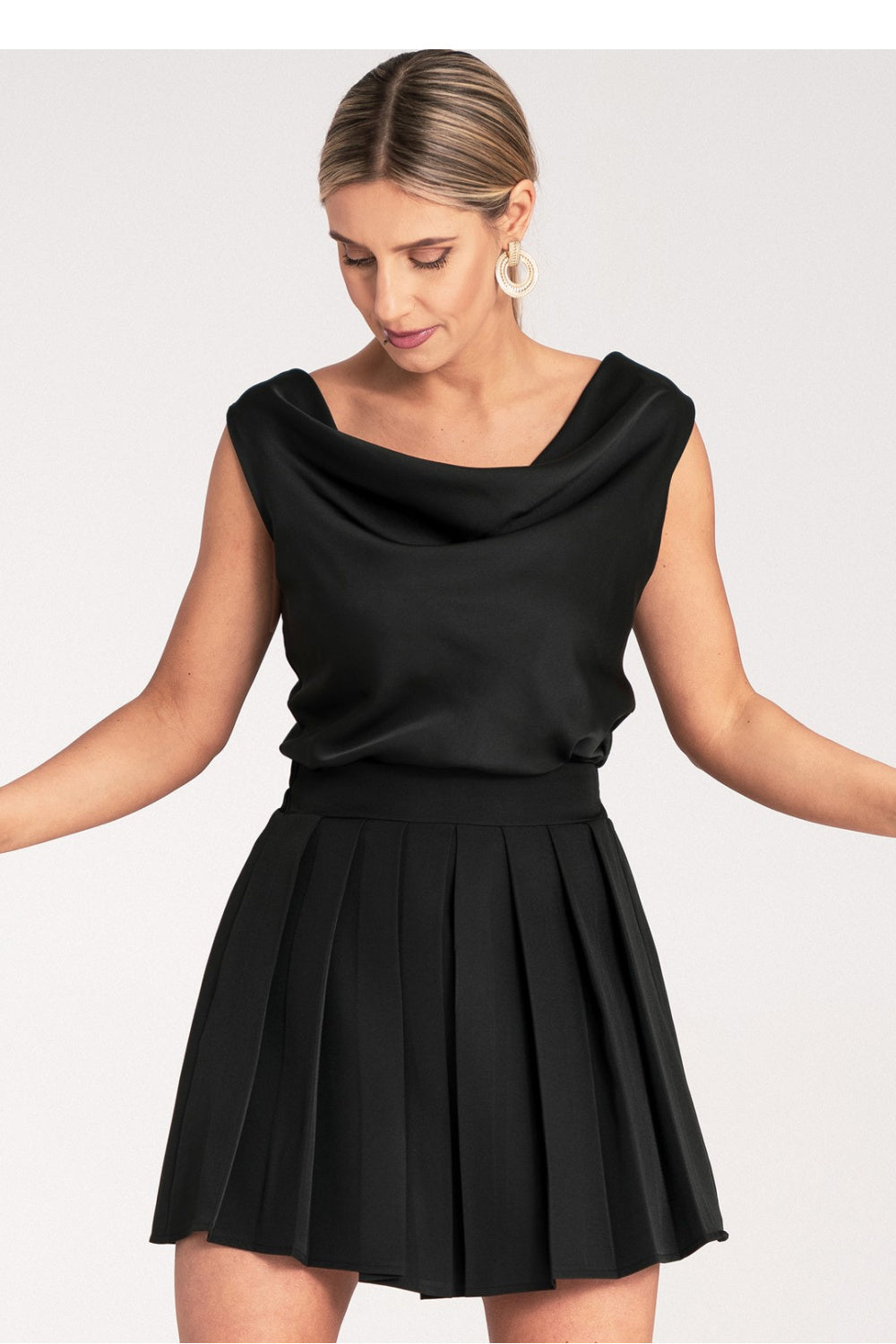 Pleated skirt