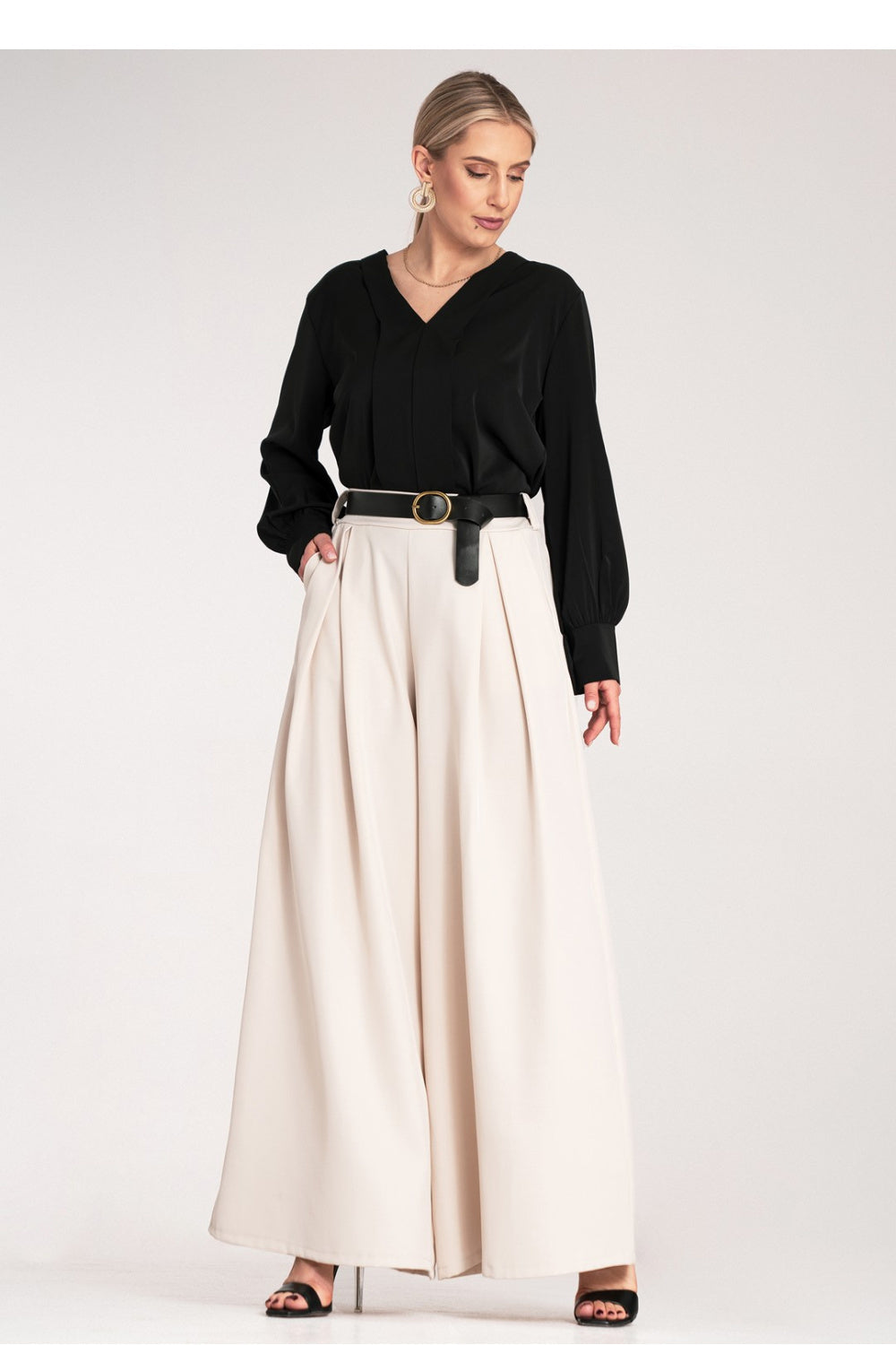 Delicate trousers