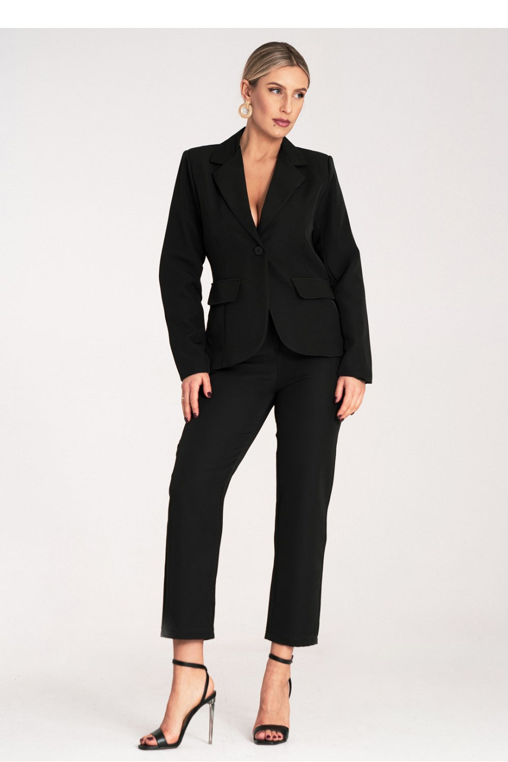 Fitted trousers