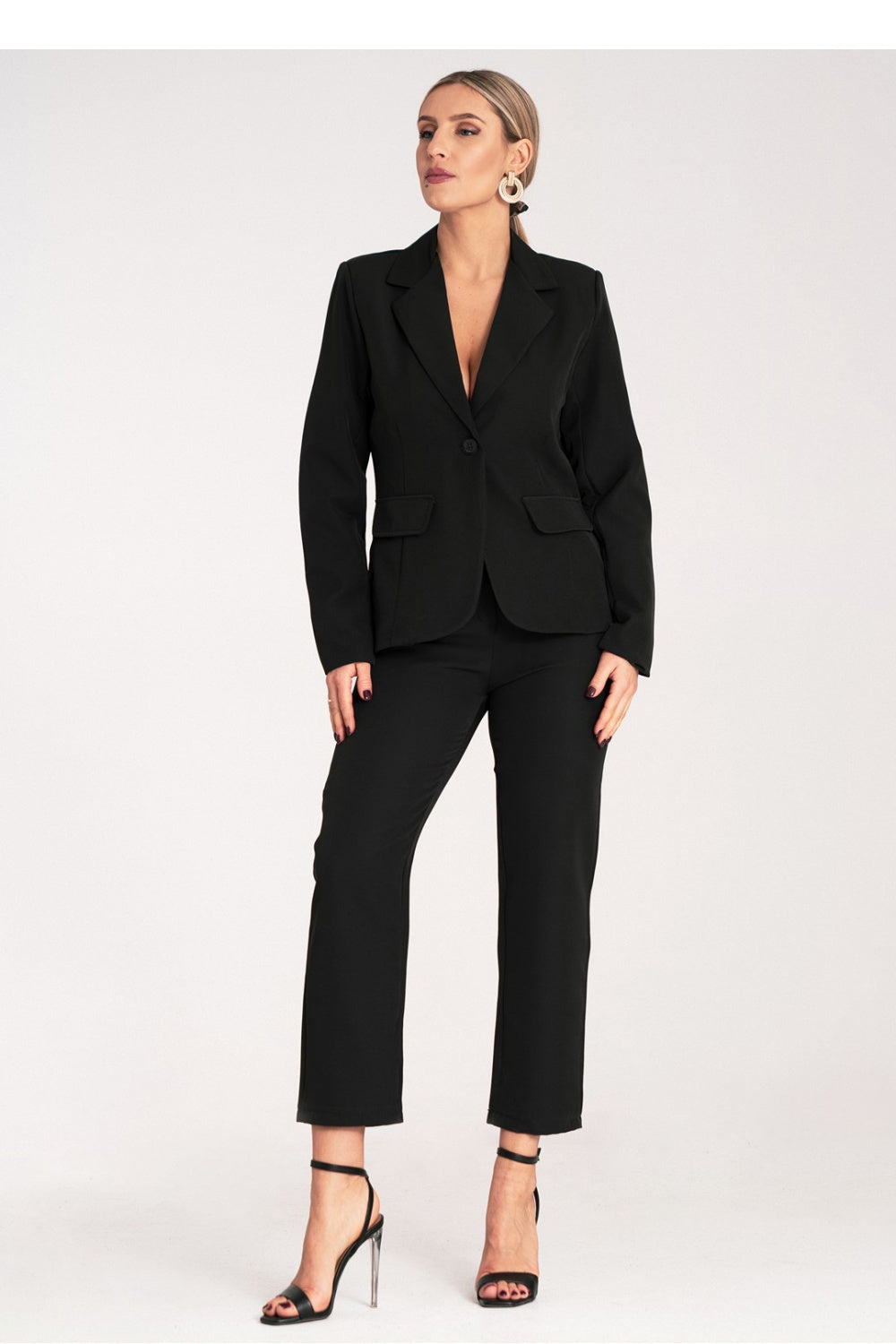 Fitted trousers