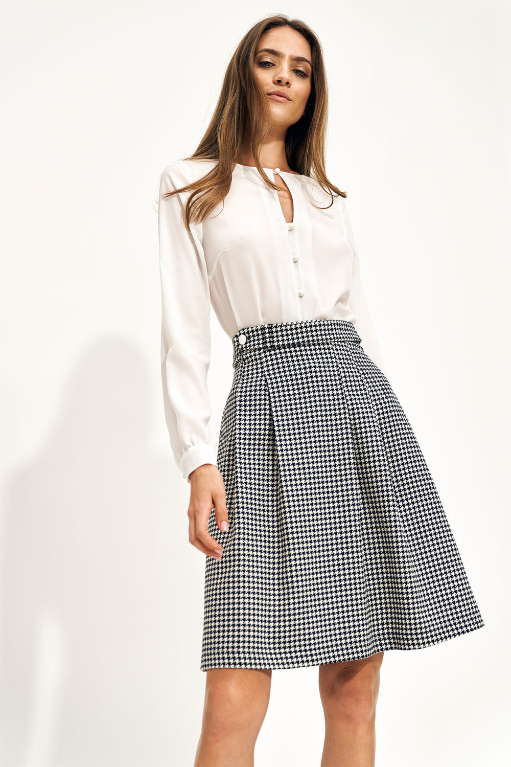 Expandable skirt