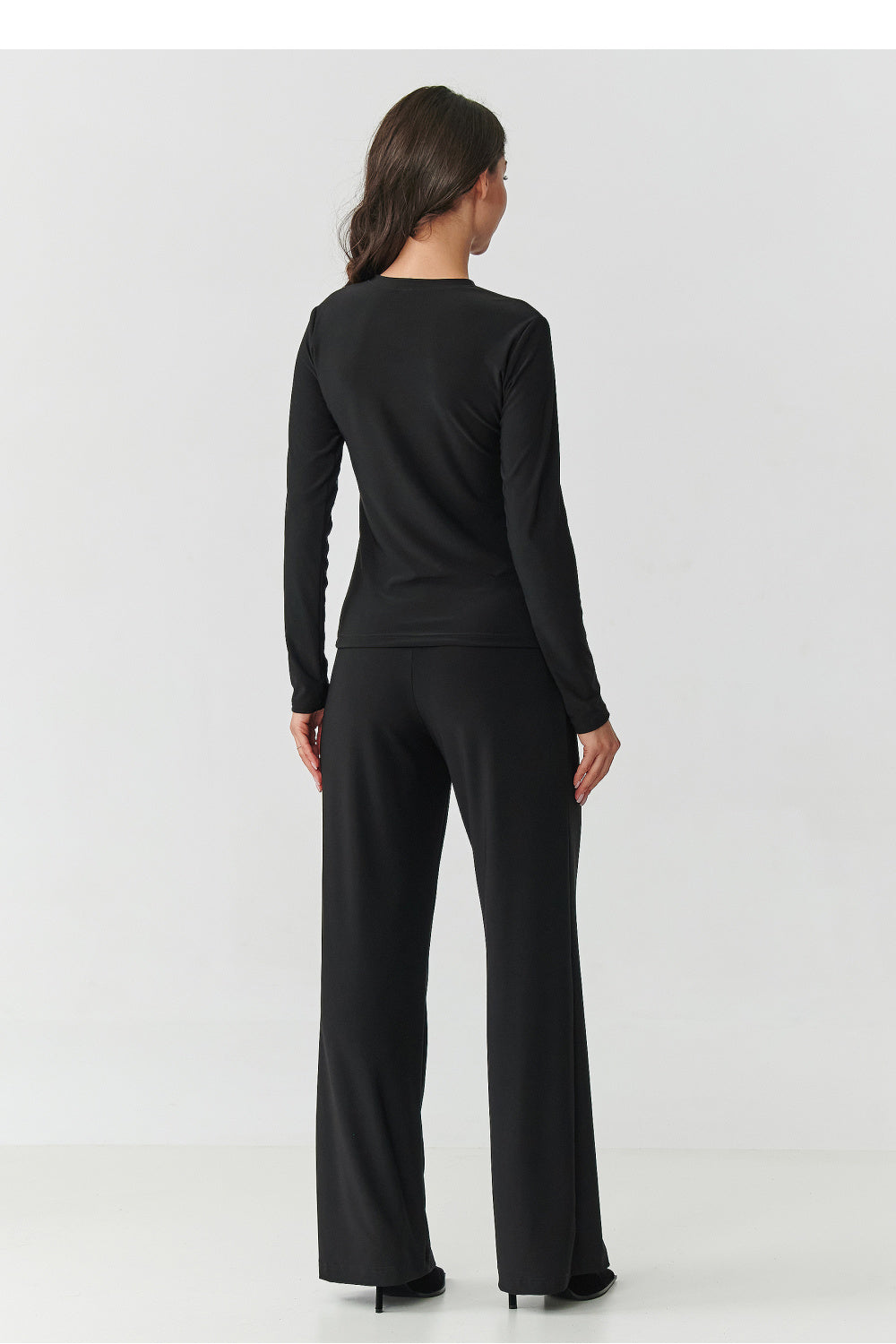 Fitted trousers