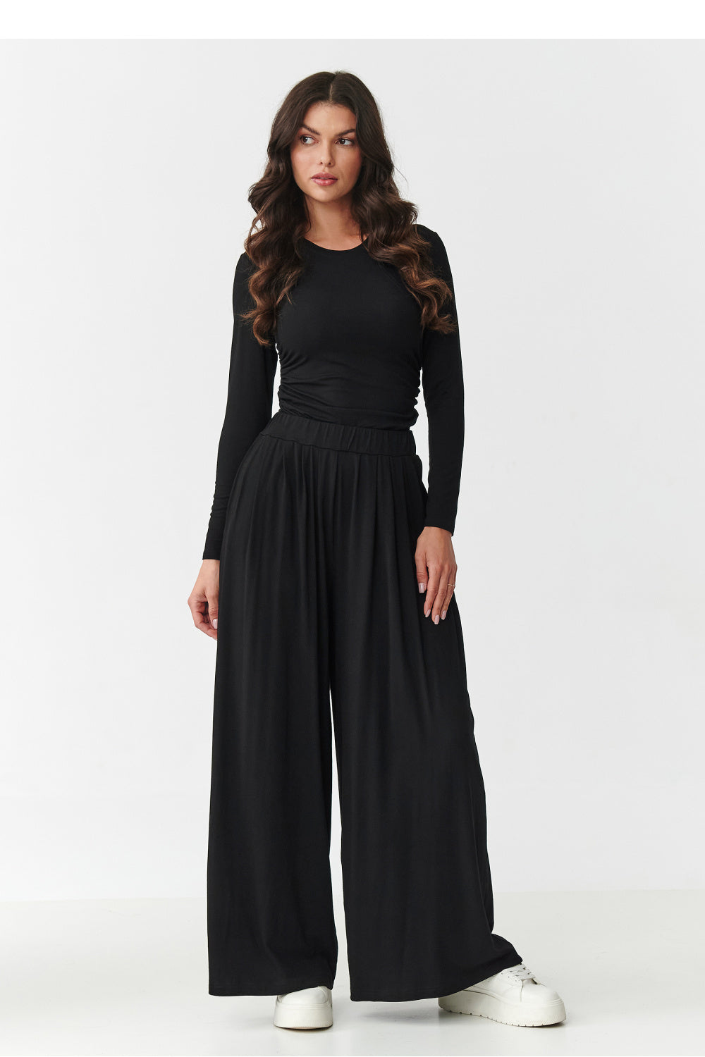 Fitted trousers