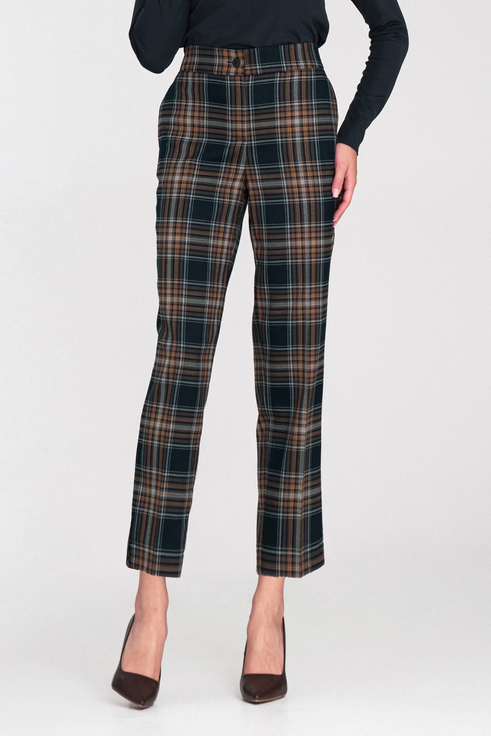 Fitted trousers