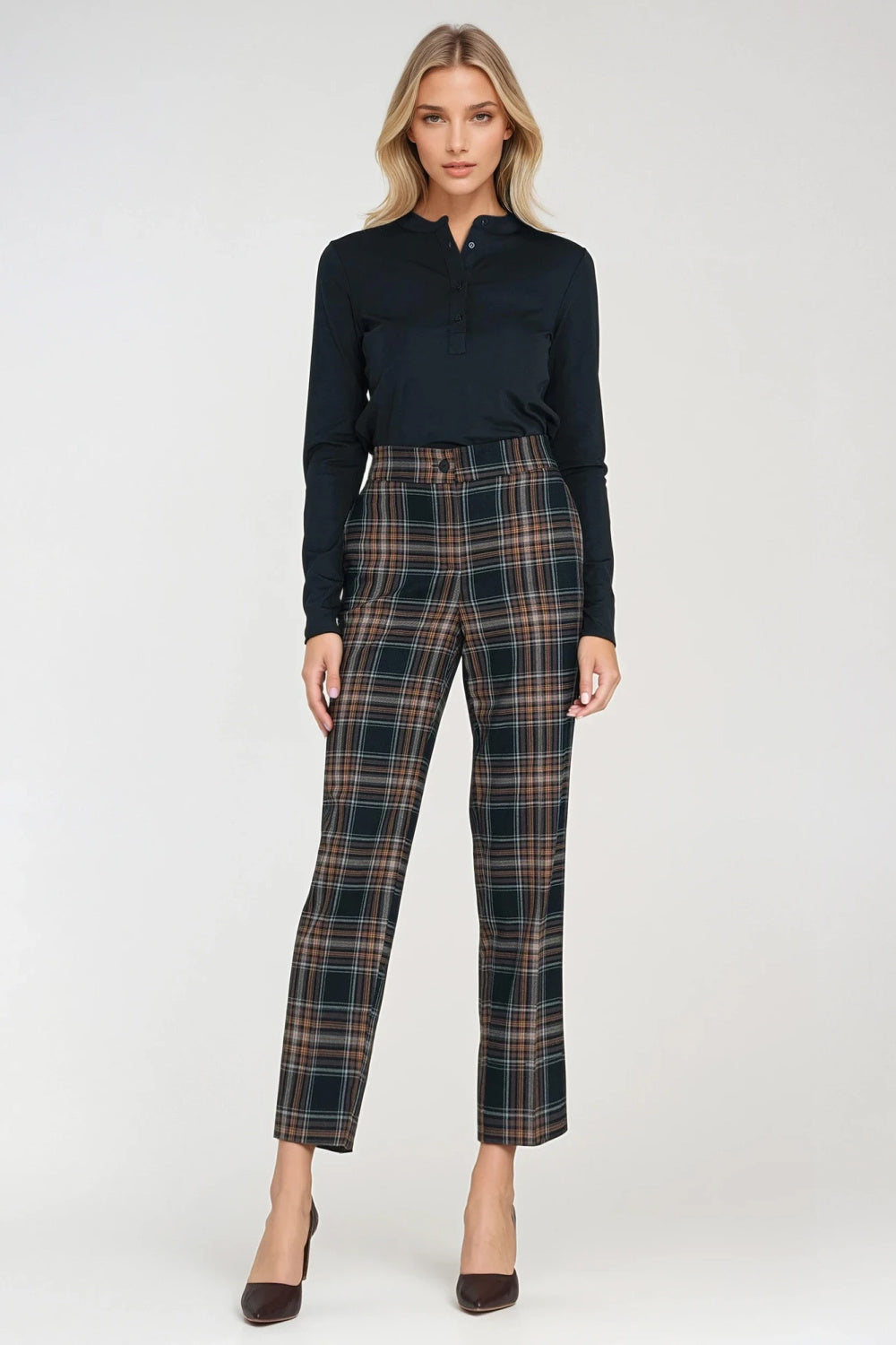 Fitted trousers