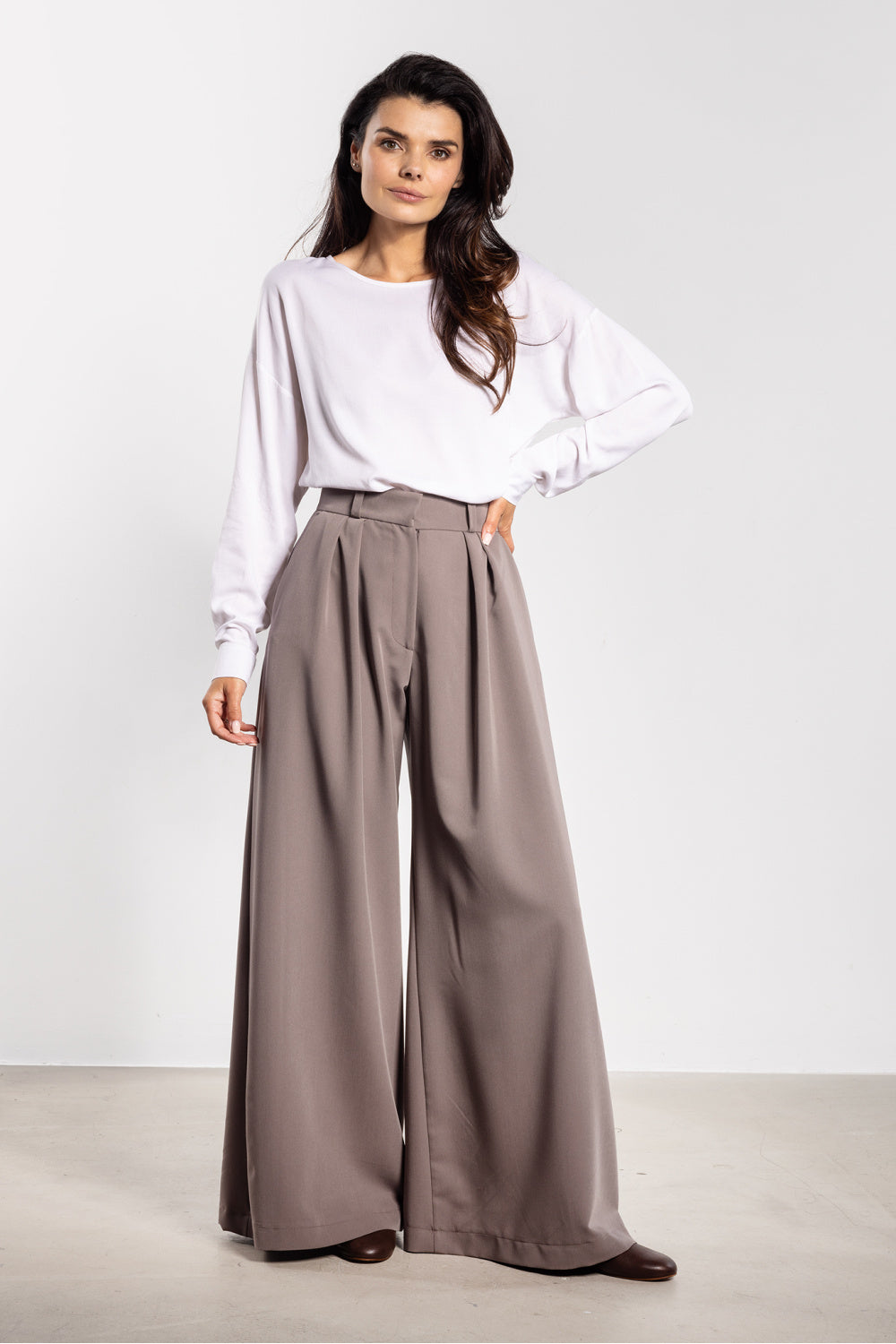 Wide-leg trousers from Awama