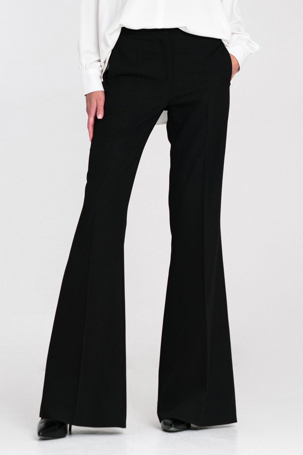 Fitted trousers