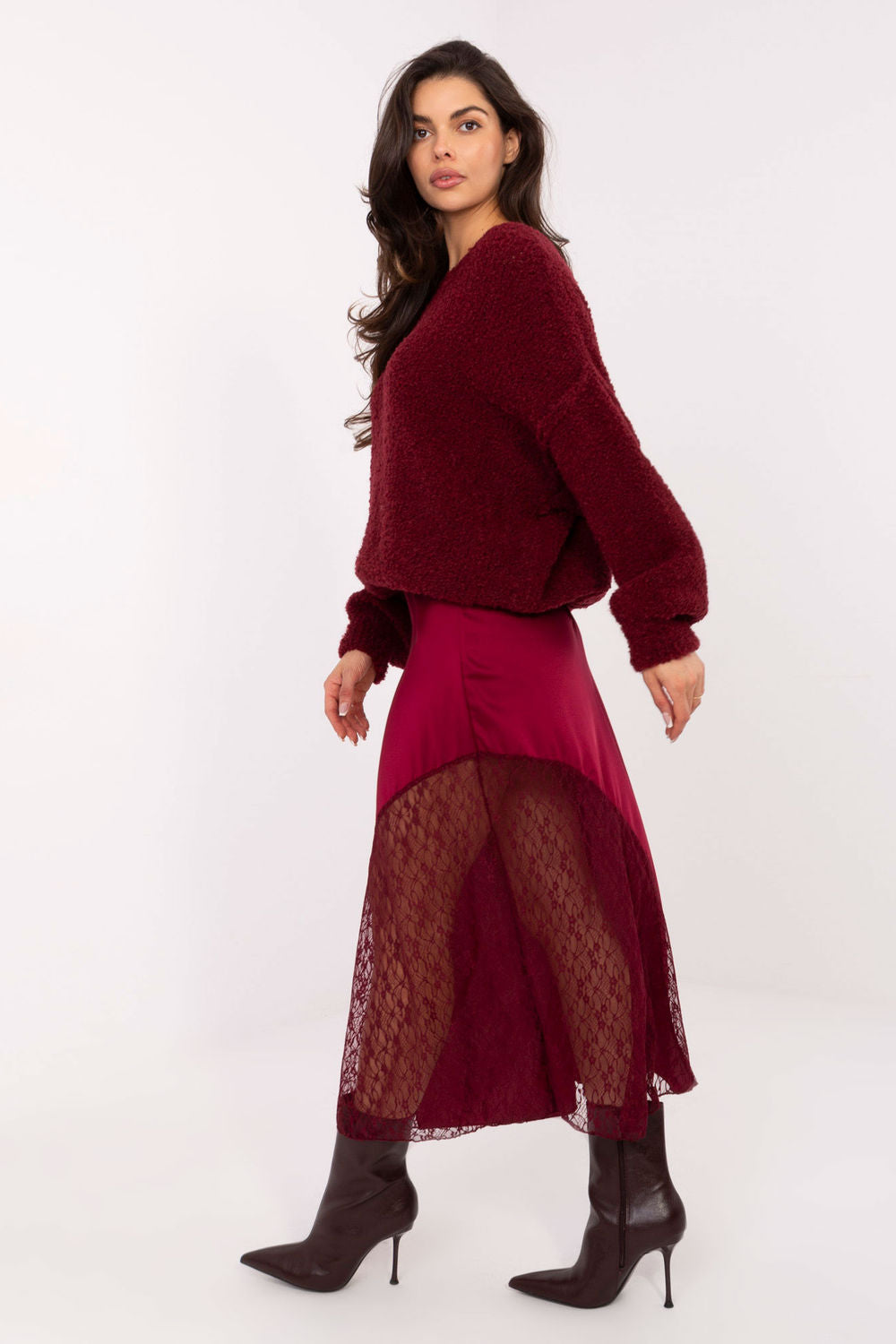 Lace skirt