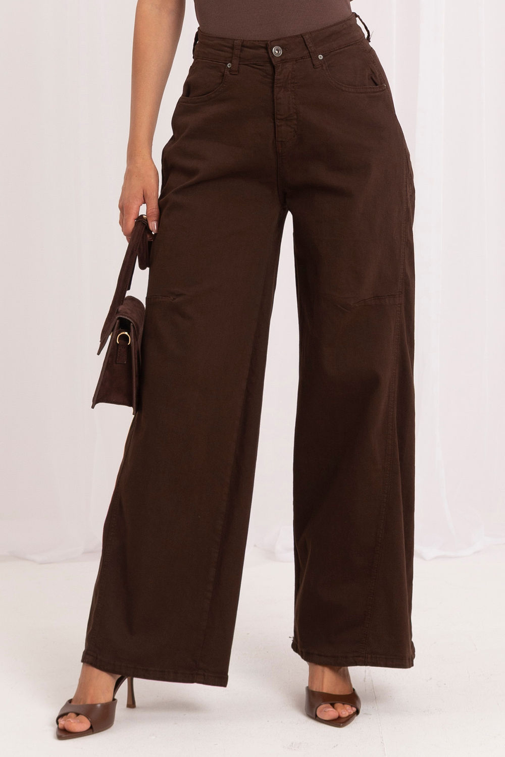 Wide-leg trousers