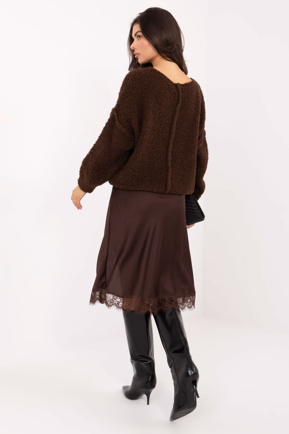 Beige long-sleeve wool jumper