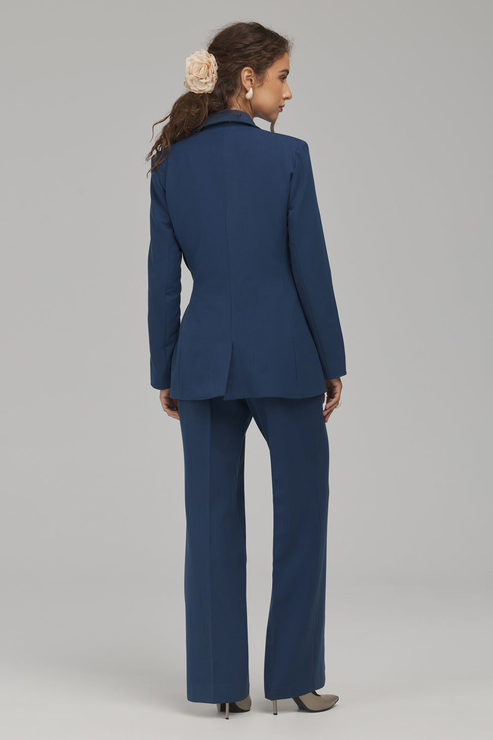 Grey buttoned elegant jacket