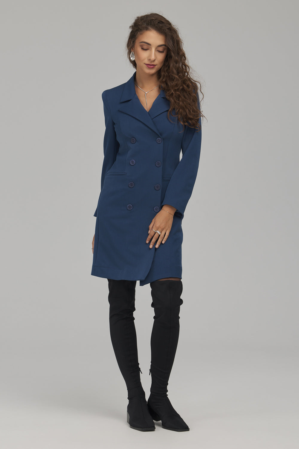 V-neck fitted dress