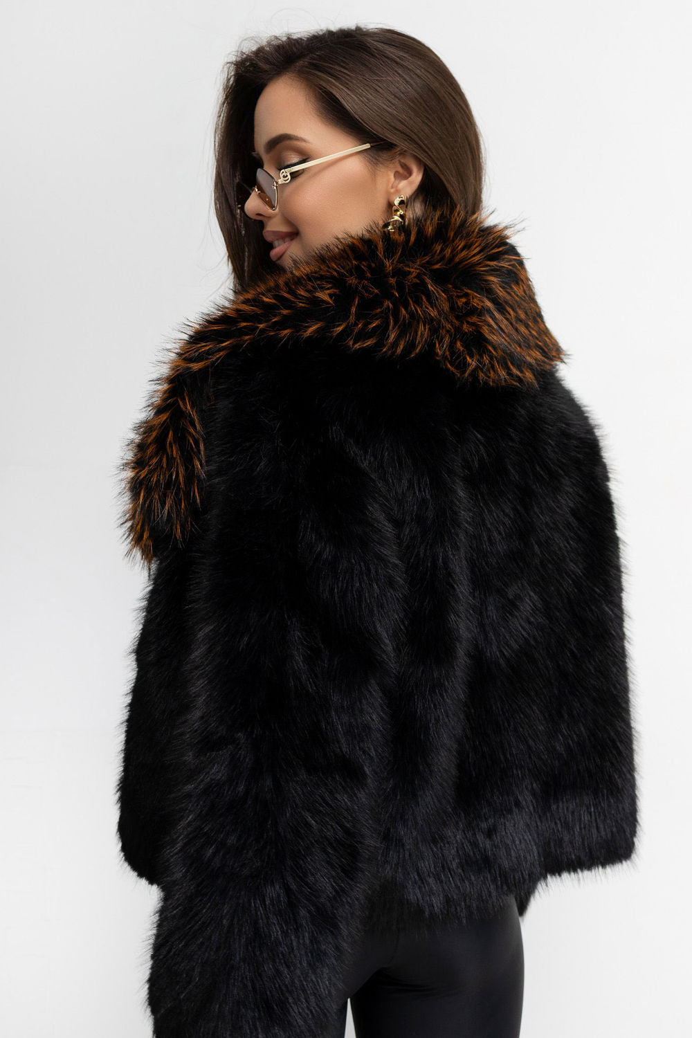 Black pocket wool coat