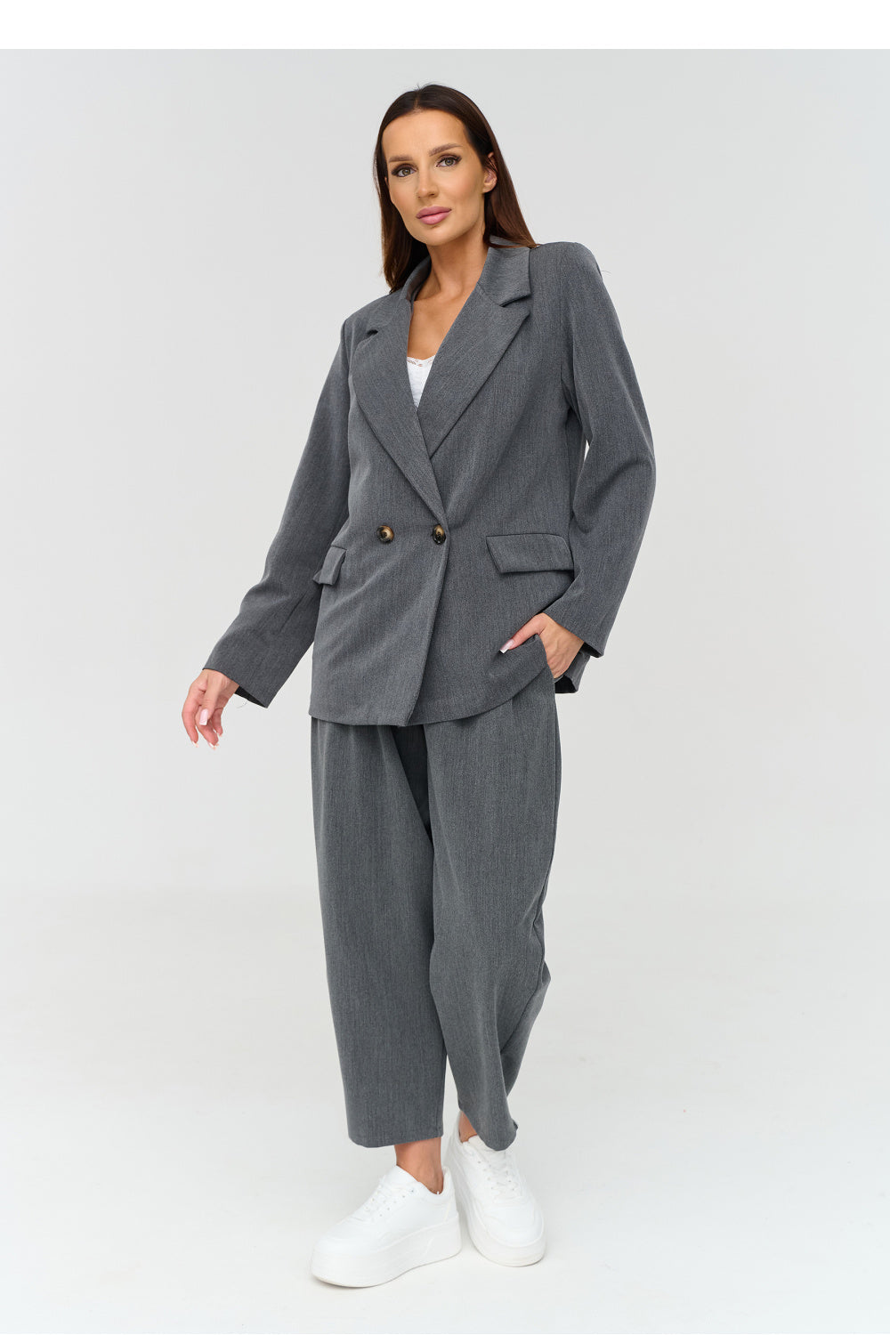 Grey elegant trousers