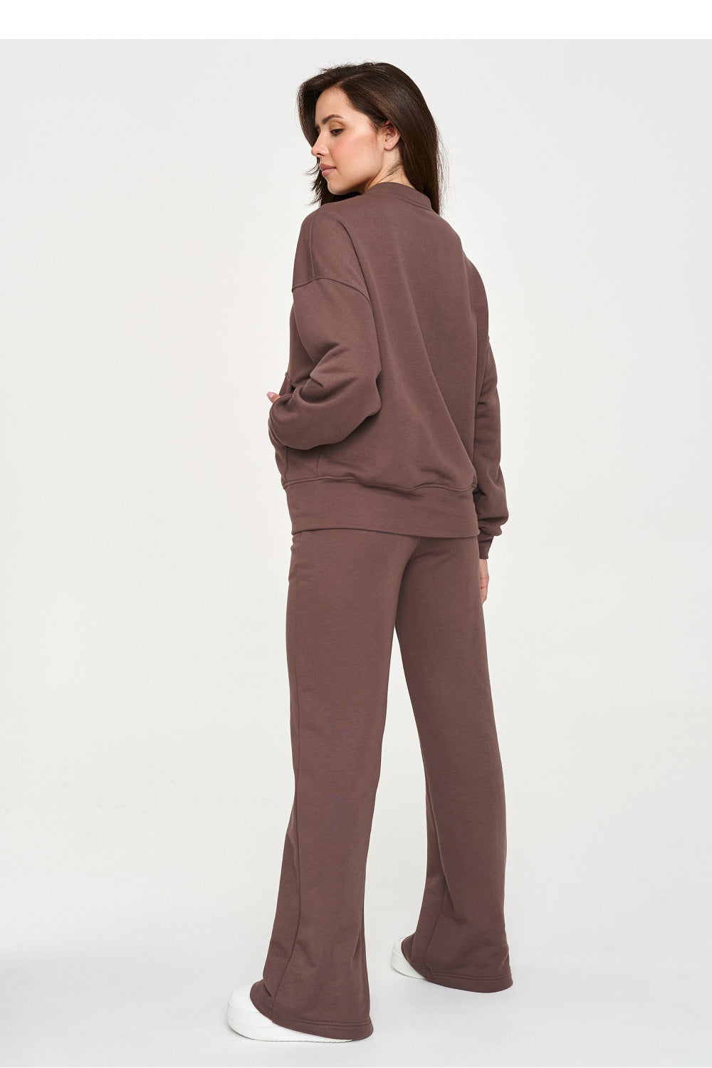 Brown elastic-waist cotton trousers