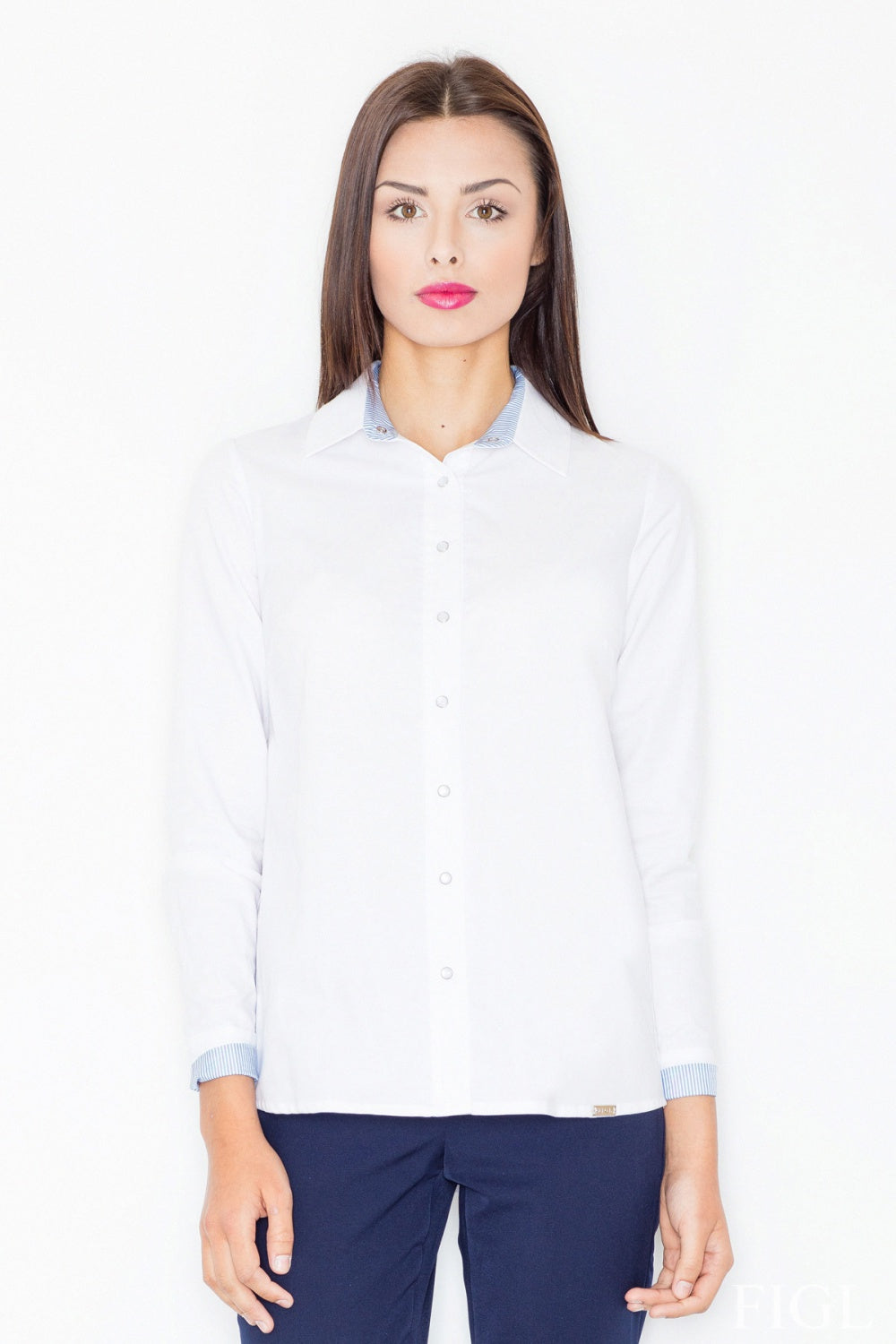 Contrasting shirt