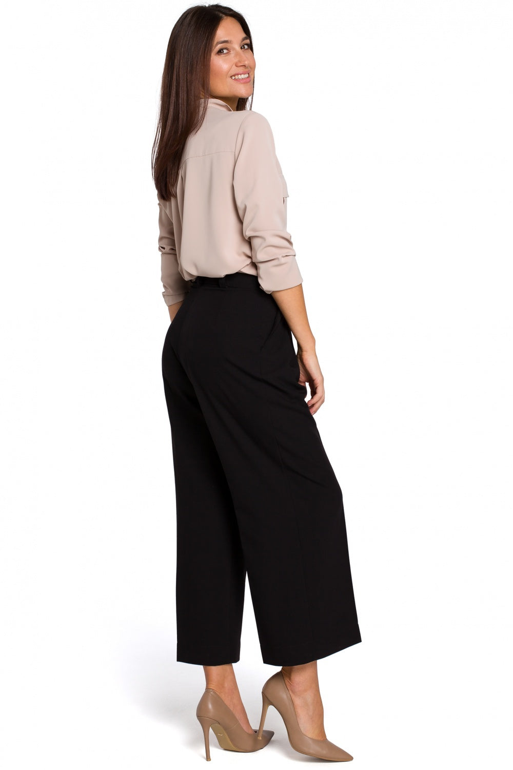 Loose trousers