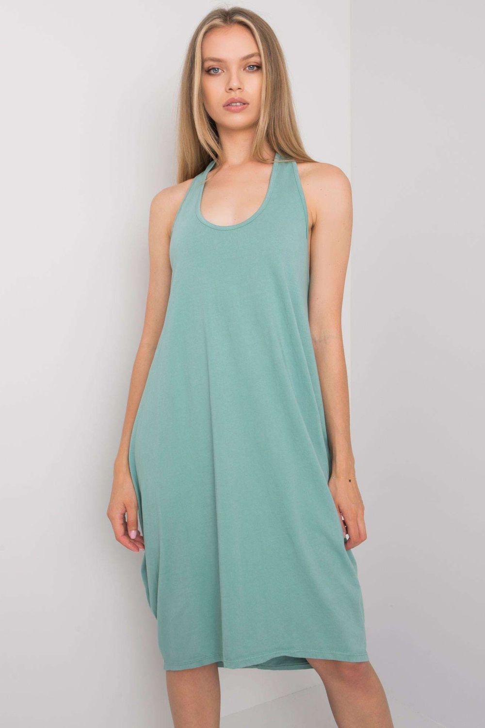 Sleeveless dress