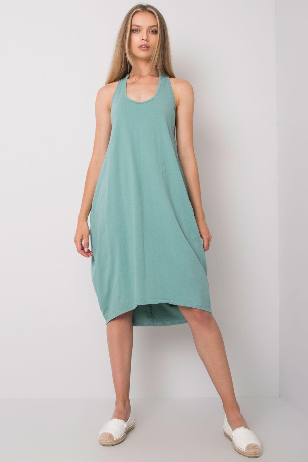 Sleeveless dress
