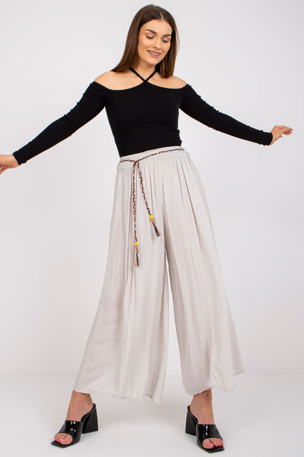 Wide-leg trousers