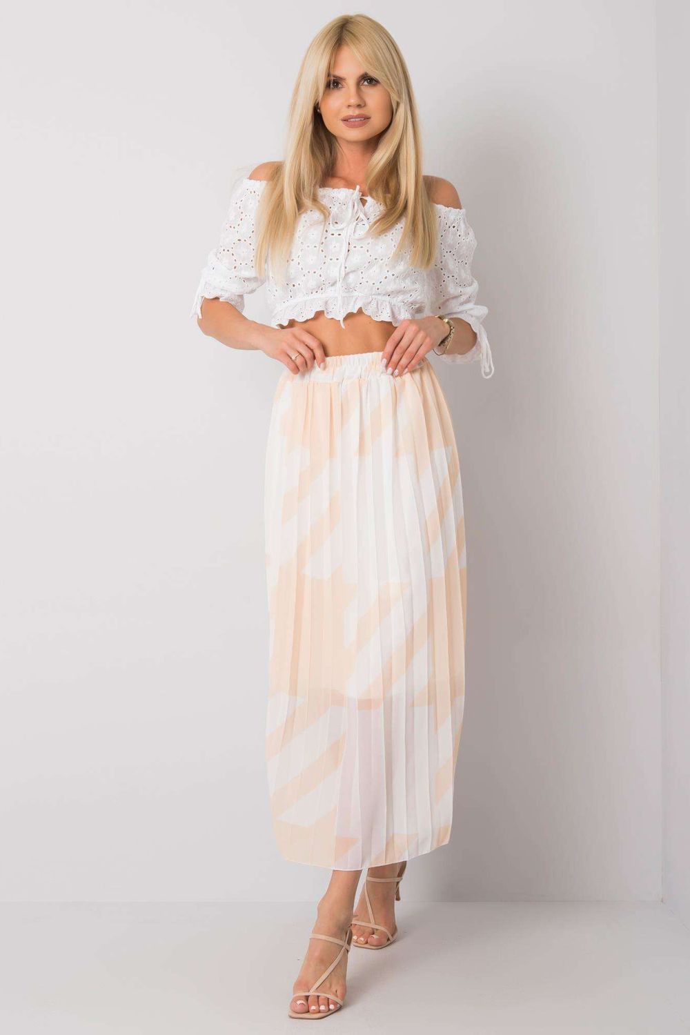 Pleated skirt