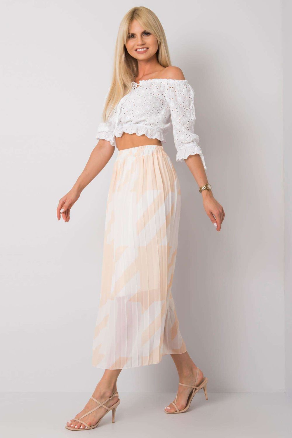 Pleated skirt