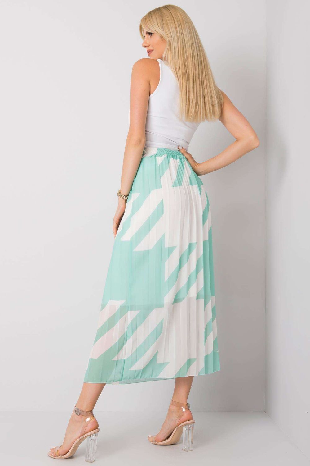 Beige pleated skirt