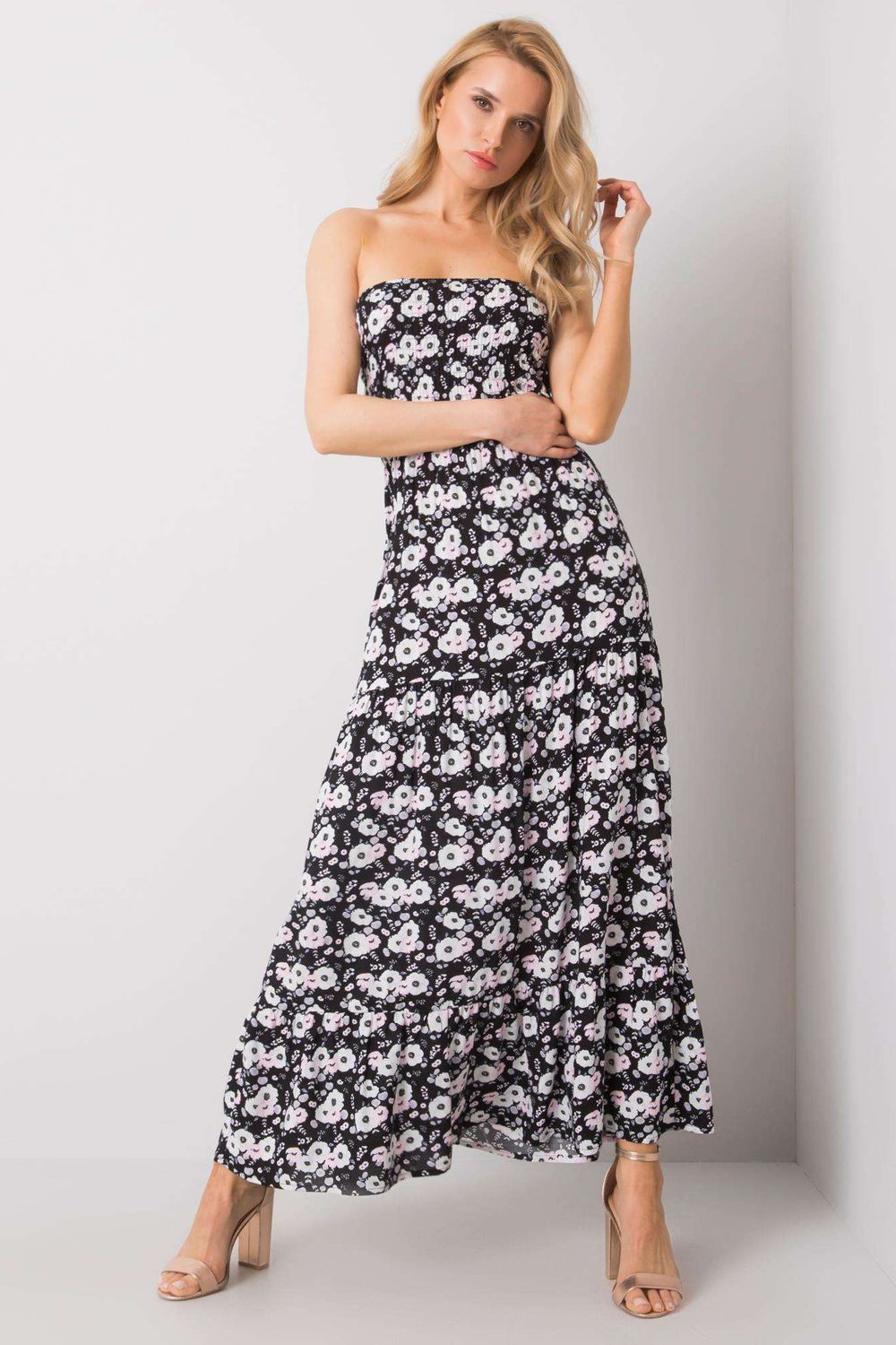 Sleeveless dress