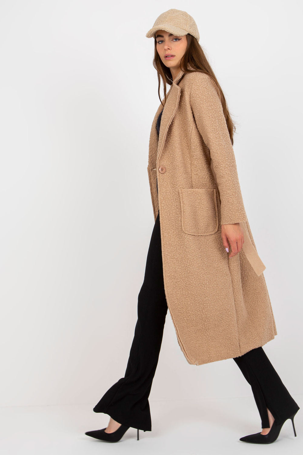 Buttoned coat