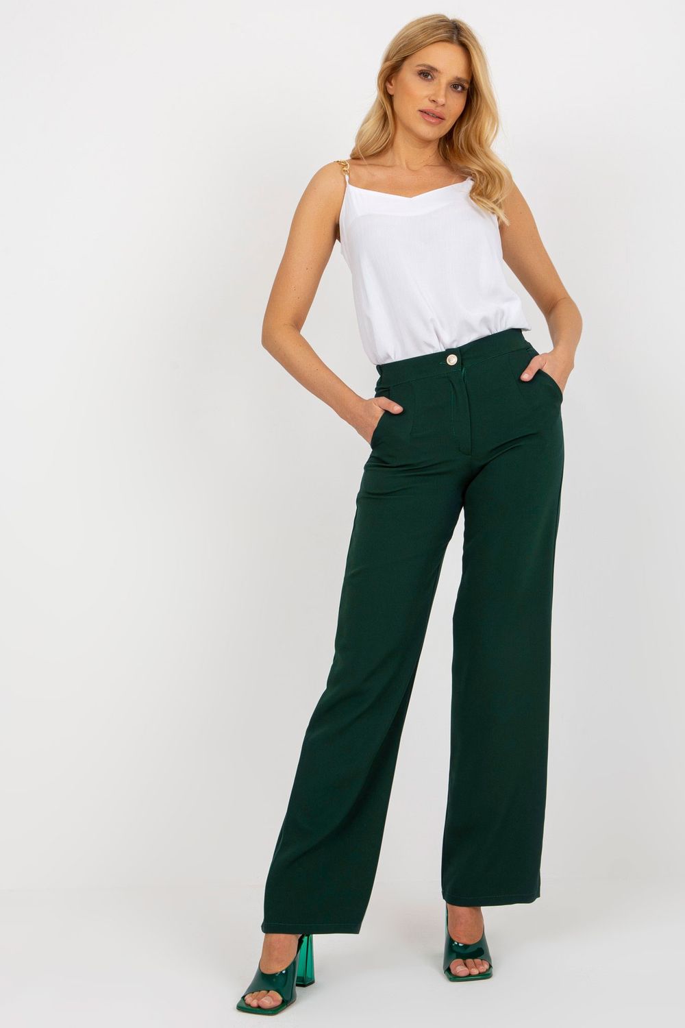 Wide-leg trousers