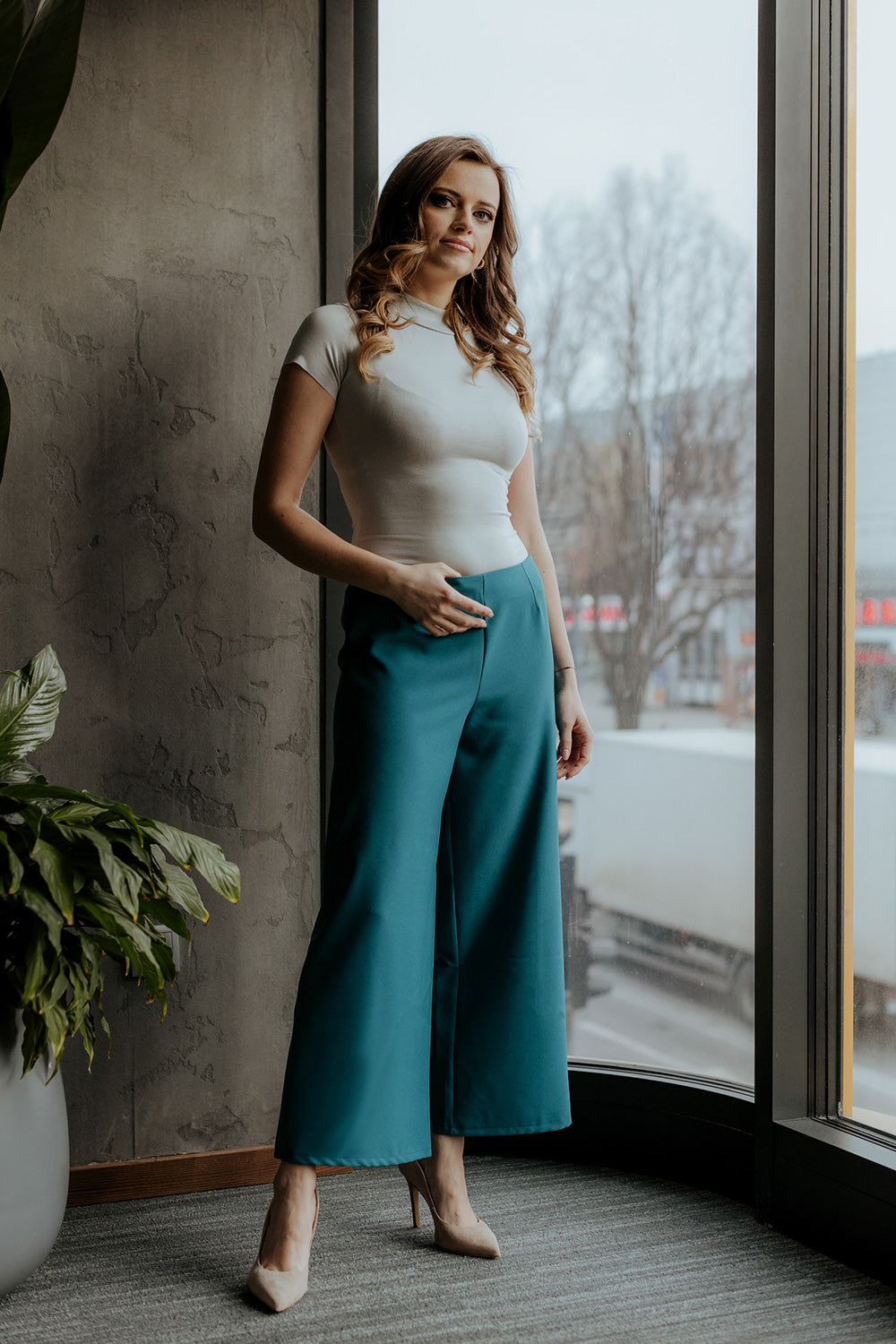 Wide-leg trousers
