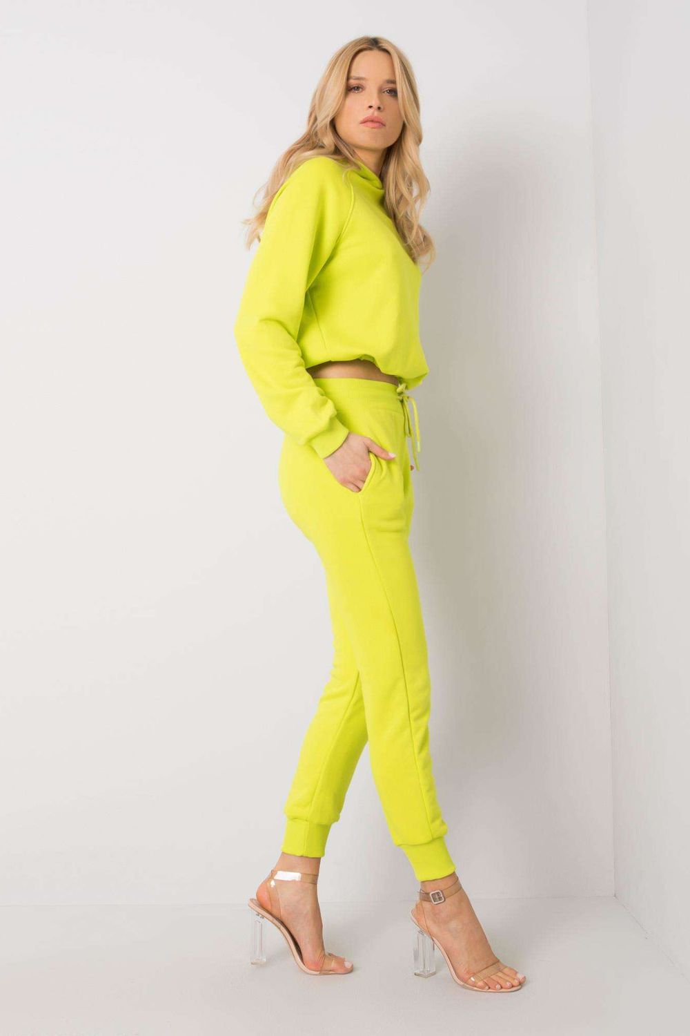 Fitted trousers