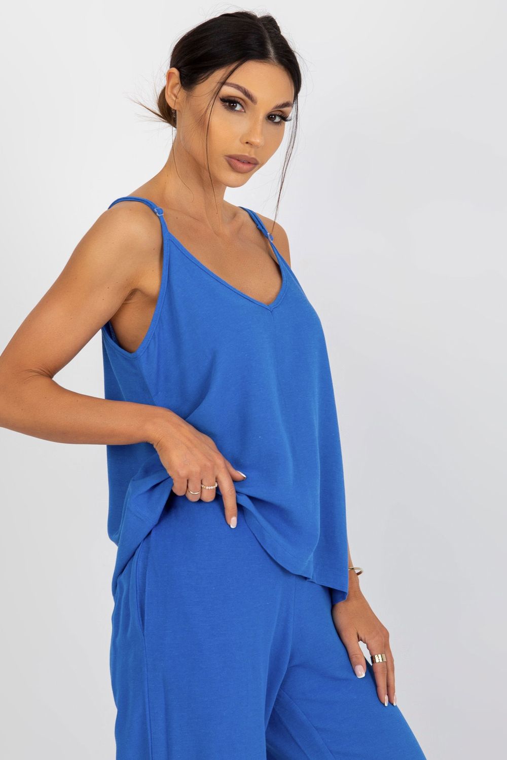 Loose shirt