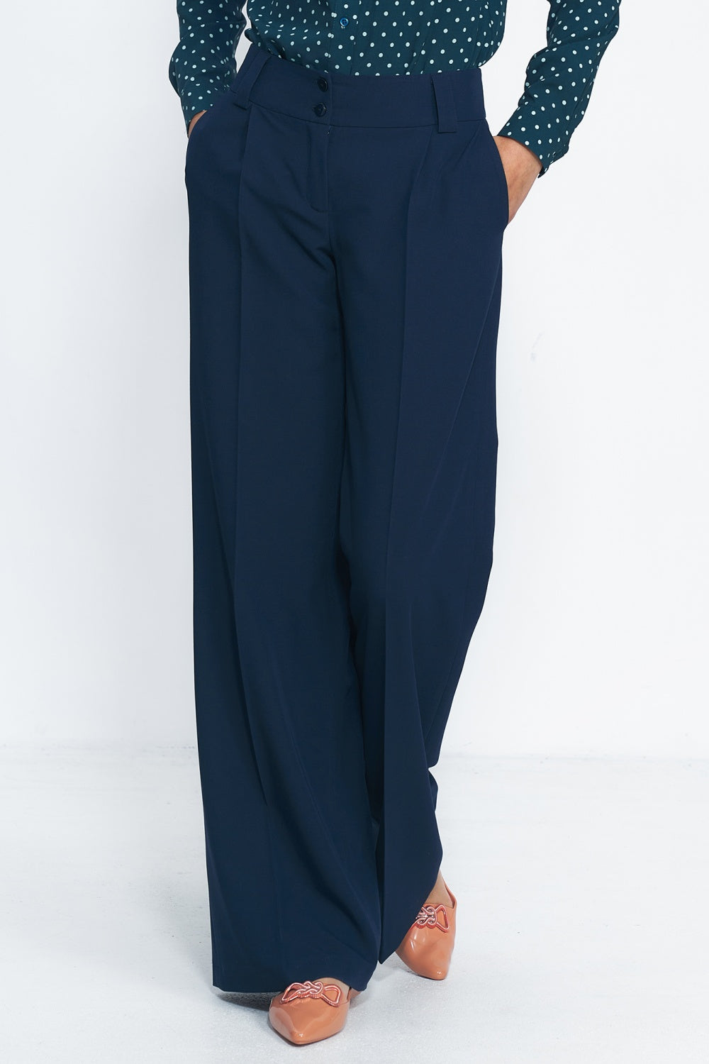 Oversized trousers