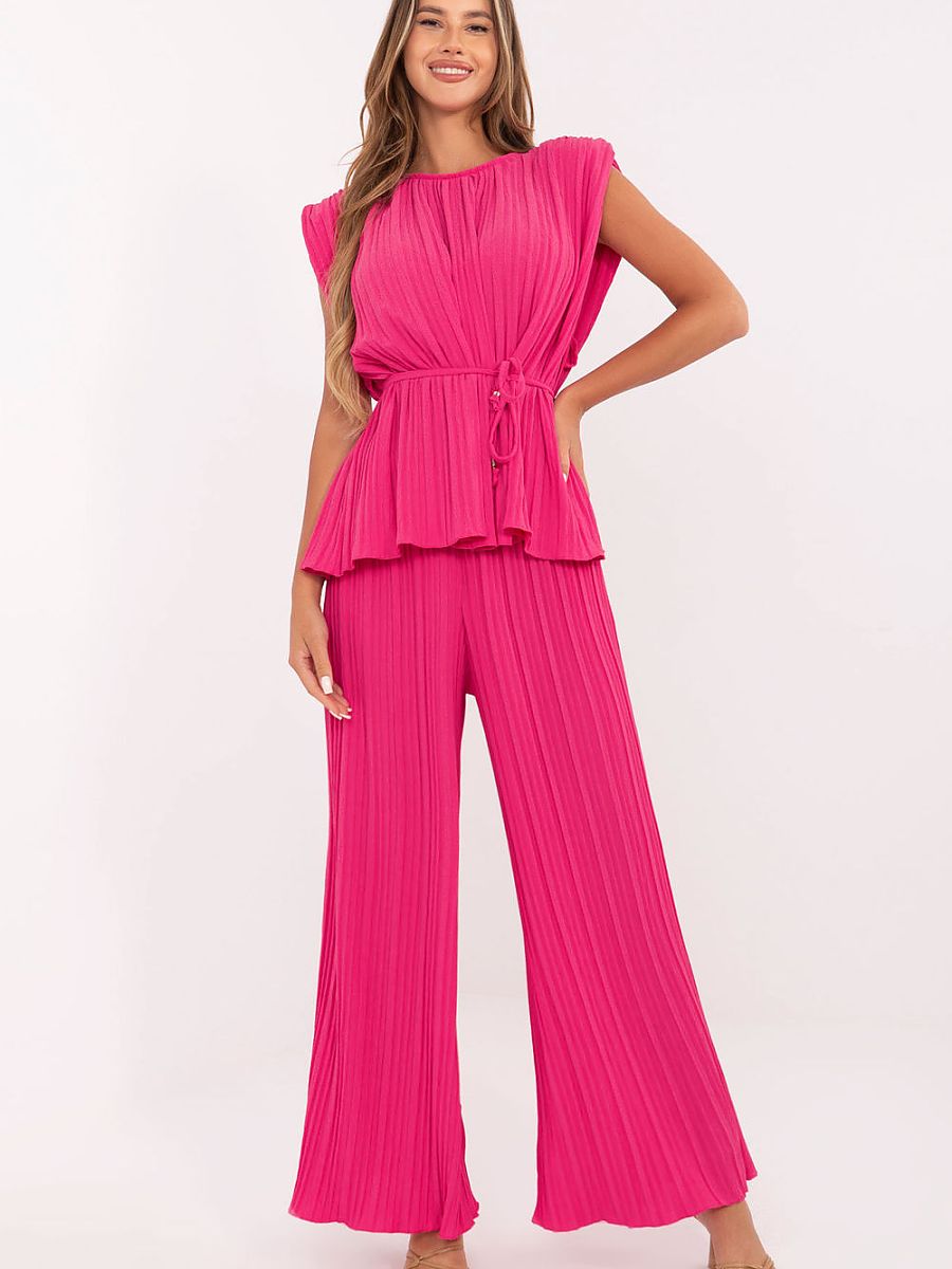 Pleated trousers from Italy Moda