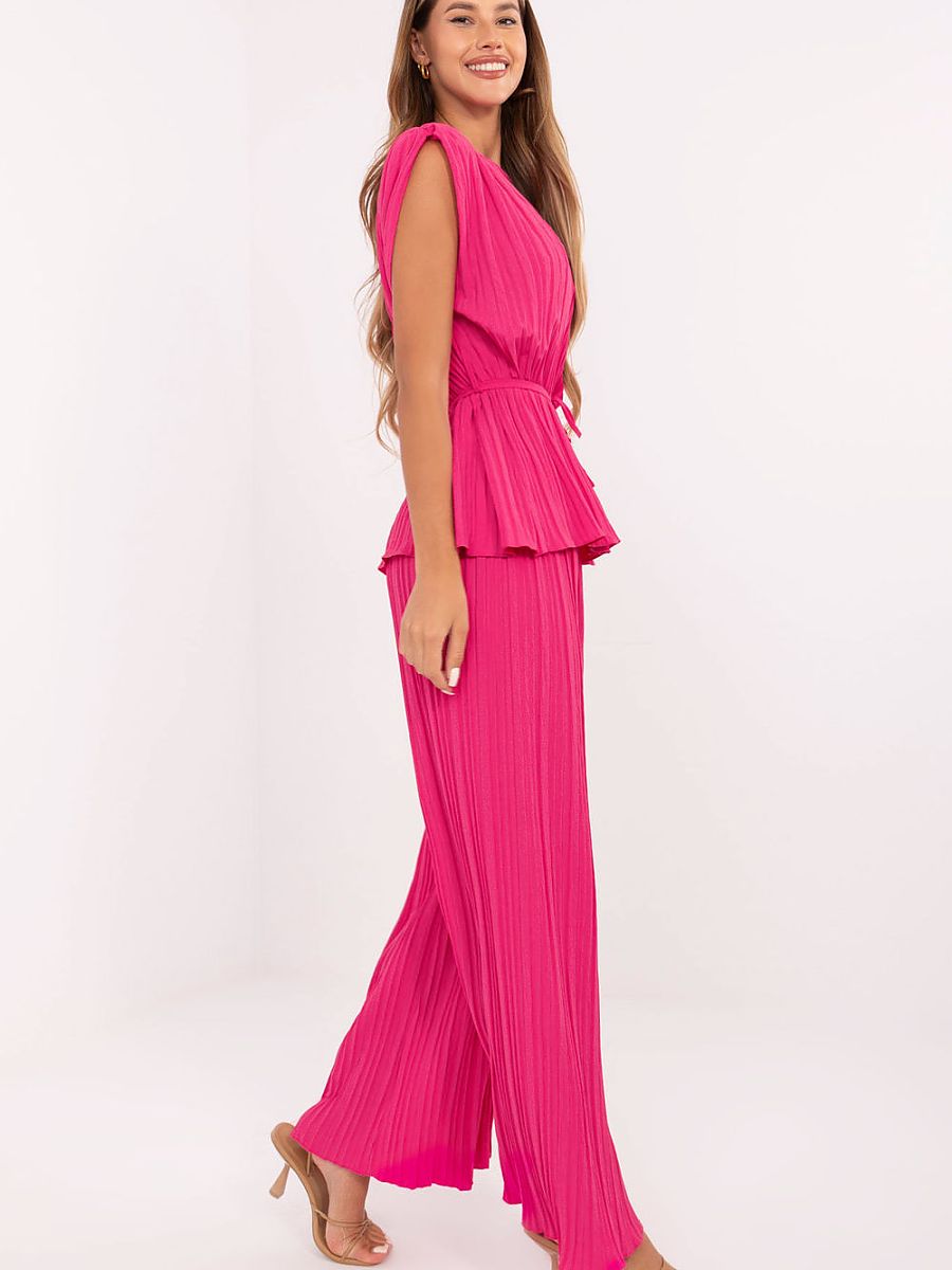 Pleated trousers from Italy Moda