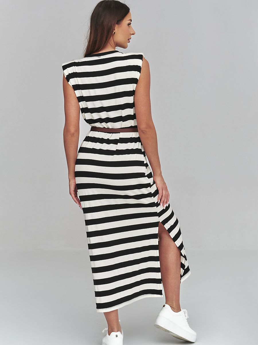 Fitted dress from Makadamia