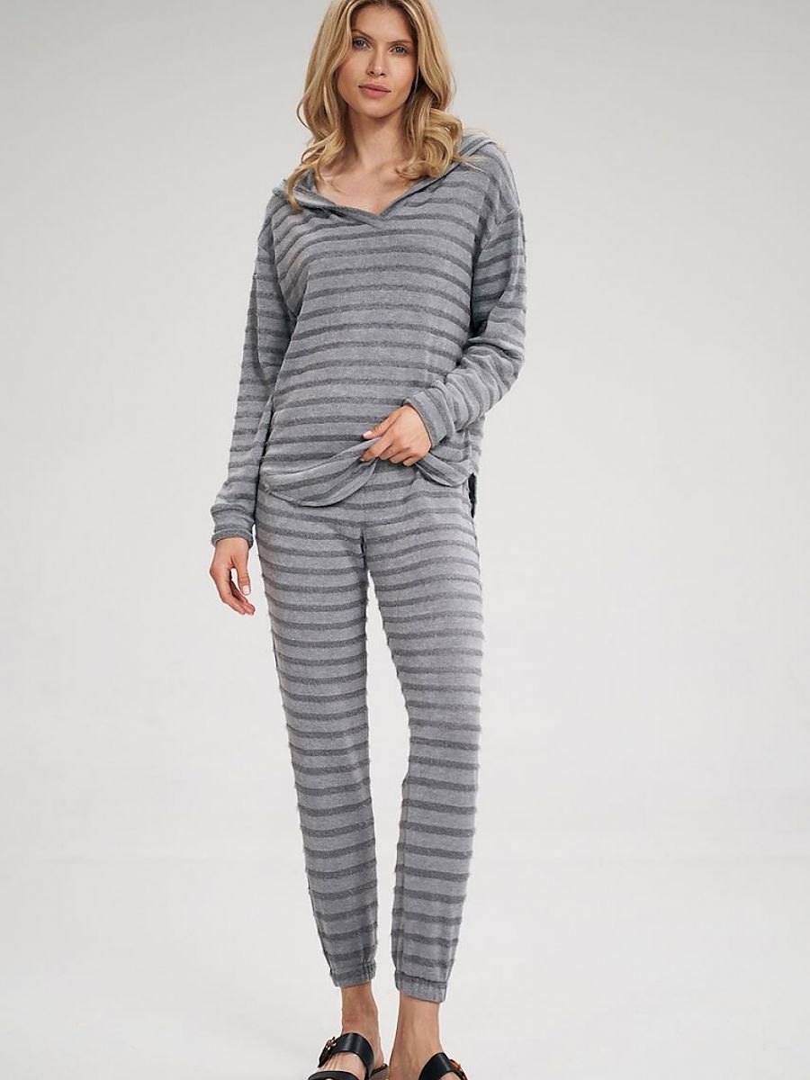Sleek trousers from Figl