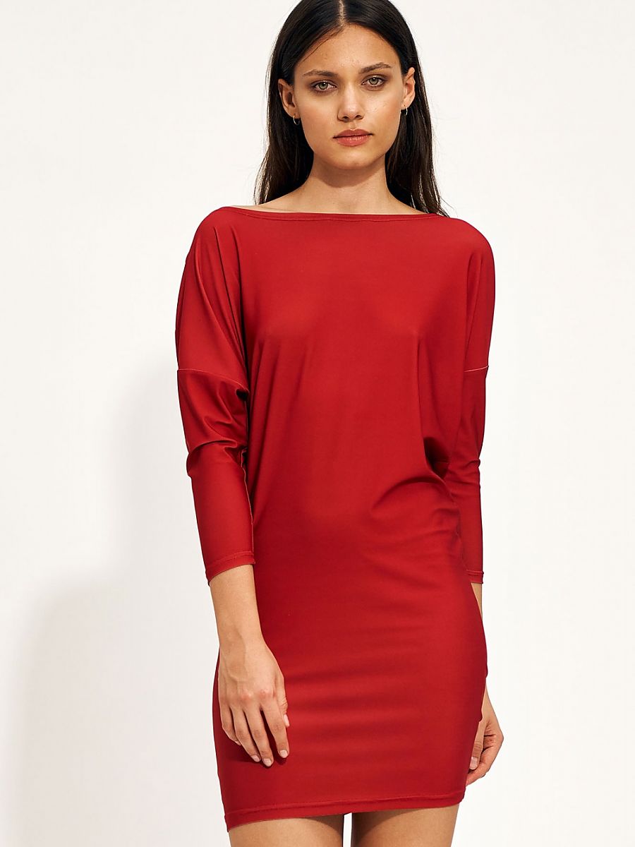 Fitted evening dress from Nife